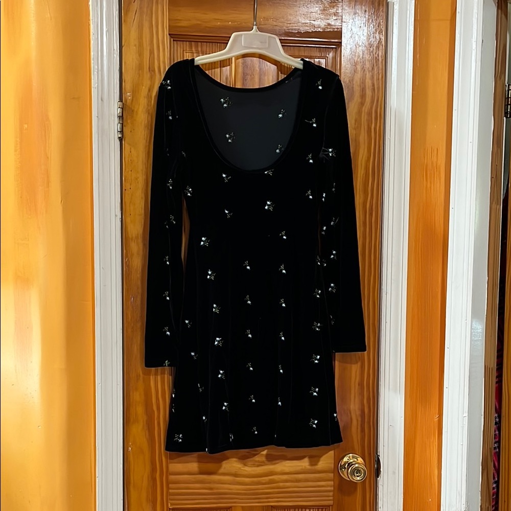 Jeffrey Halper Long Sleeve Floral Velvet Black Low Back Long Sleeve Dress Size M